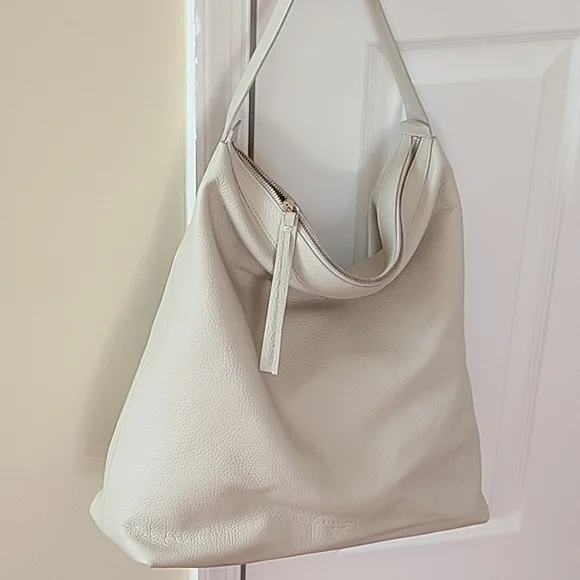 Everlane Boss Leather Bag in Sandstone - Picture 1 of 9